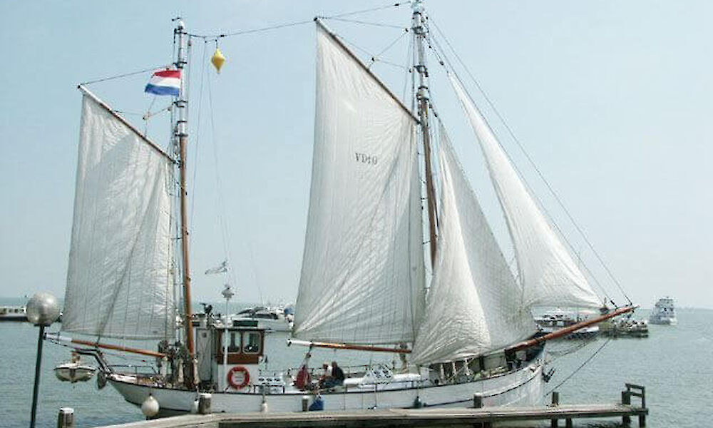 Foto in Volendamse klederdracht & Diner op Zee